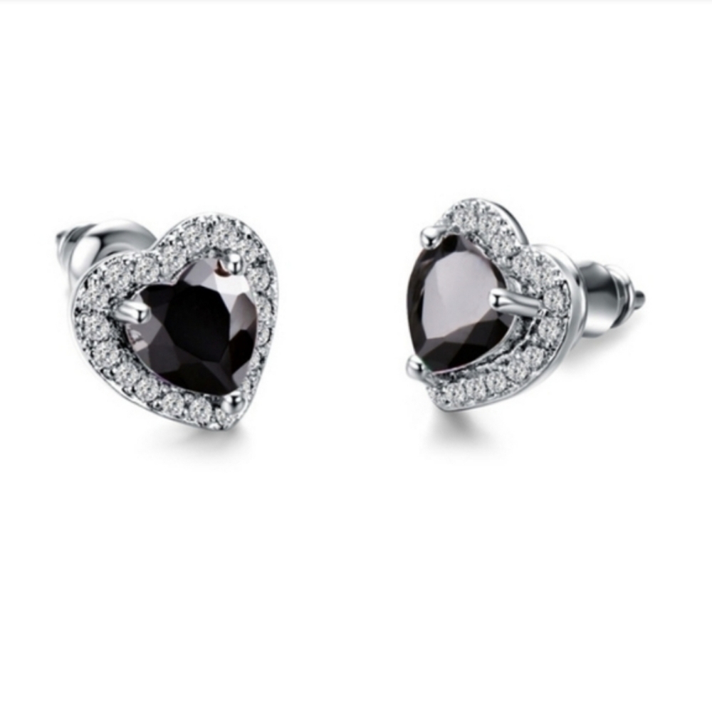 Cubic Zirconia Heart Studs (black)
